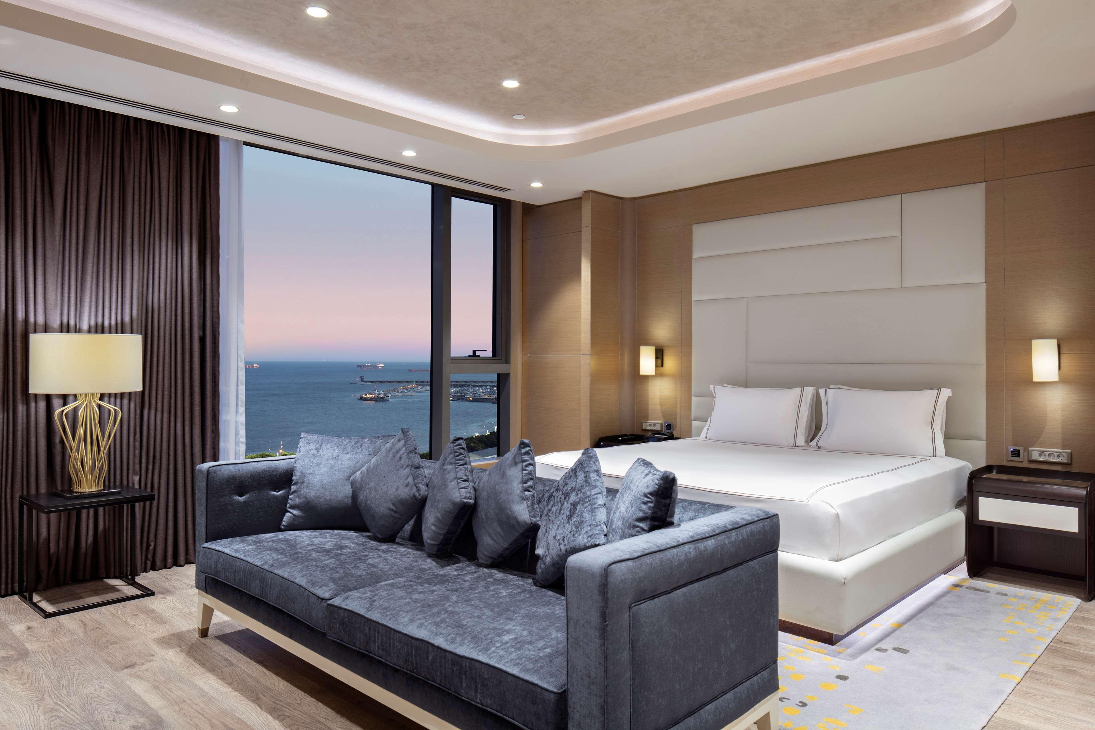 Hotel Hilton Istanbul Bakirkoy Exterior foto A bedroom at the hotel
