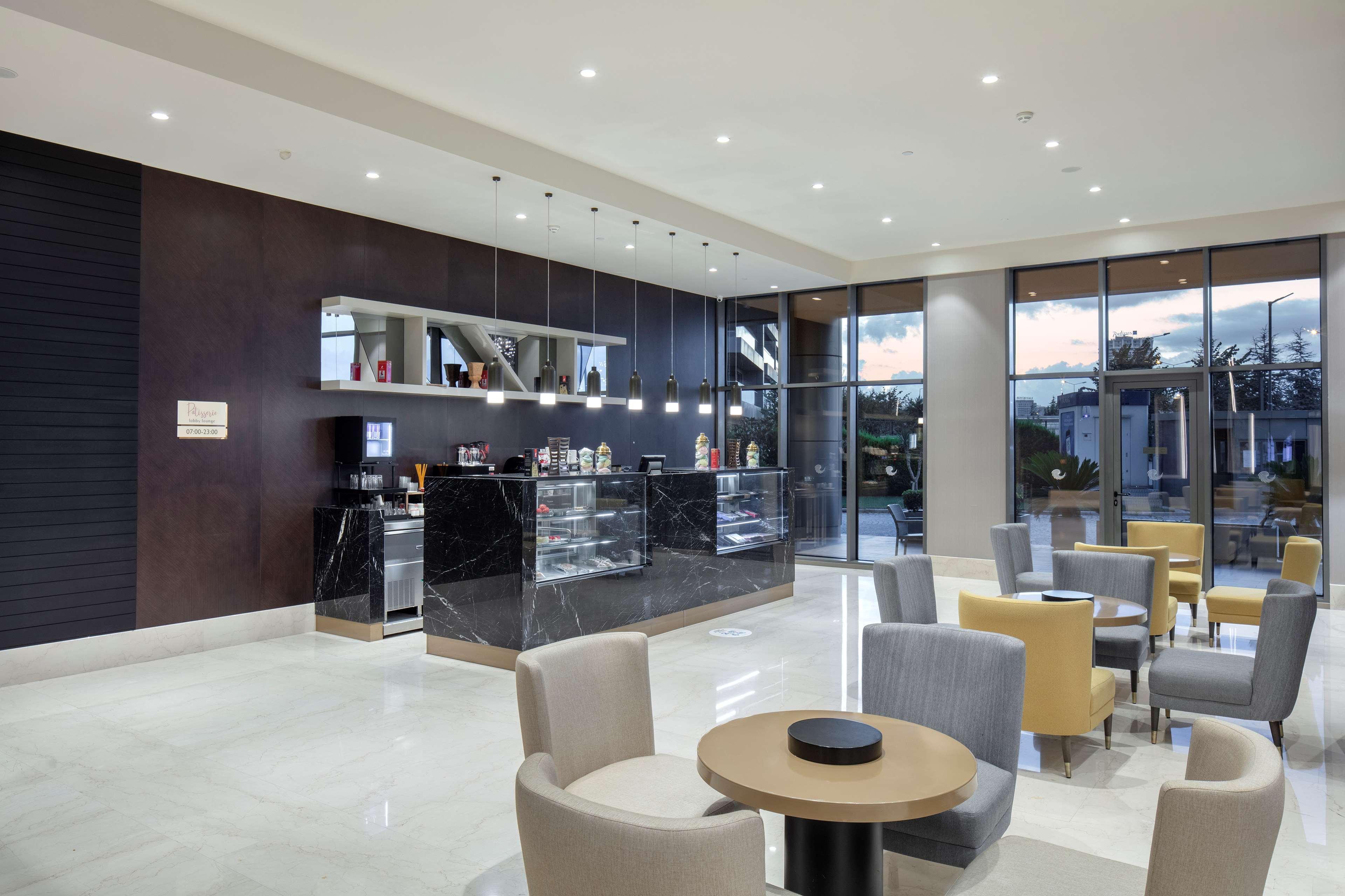 Hotel Hilton Istanbul Bakirkoy Exterior foto Lobby
