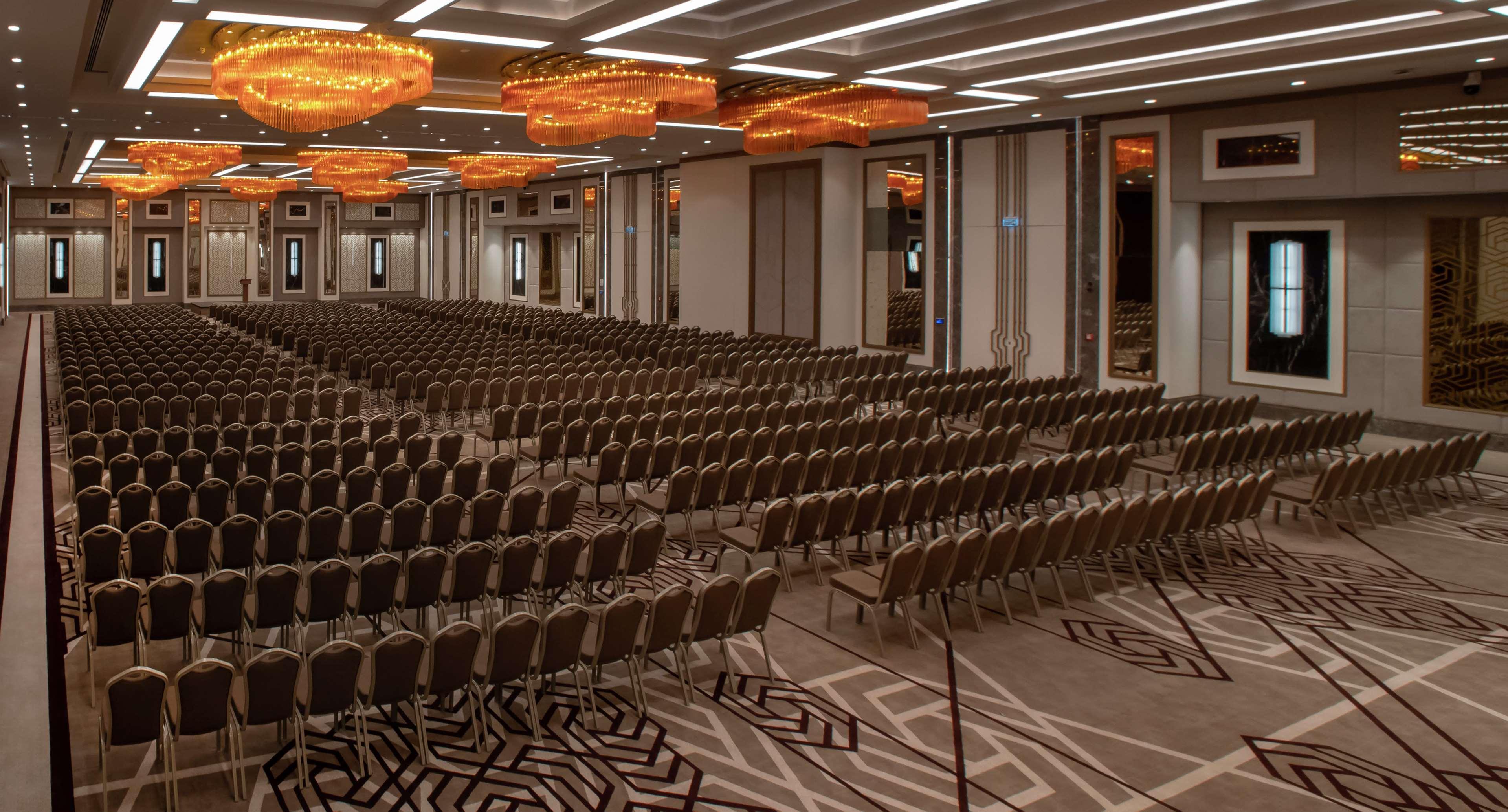 Hotel Hilton Istanbul Bakirkoy Negocio foto The Grand Ballroom
