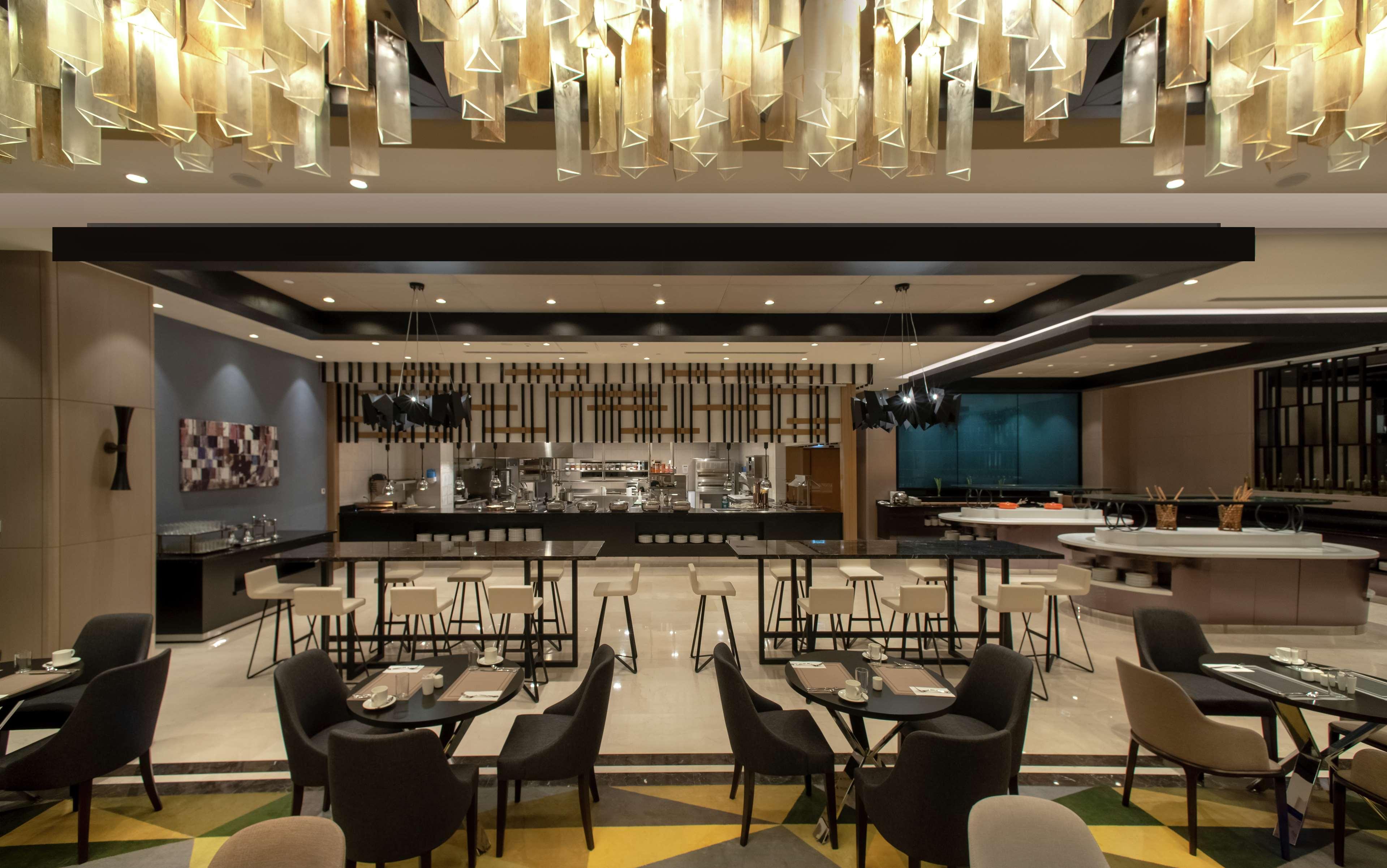 Hotel Hilton Istanbul Bakirkoy Exterior foto The lounge at KLIA