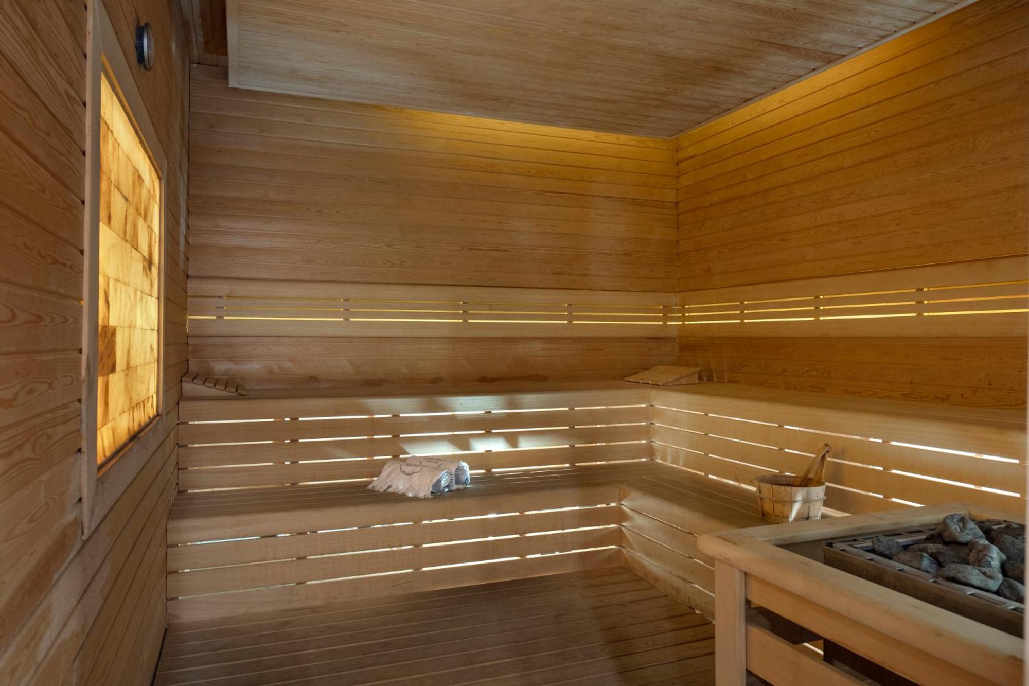Hotel Hilton Istanbul Bakirkoy Exterior foto A modern Finnish sauna